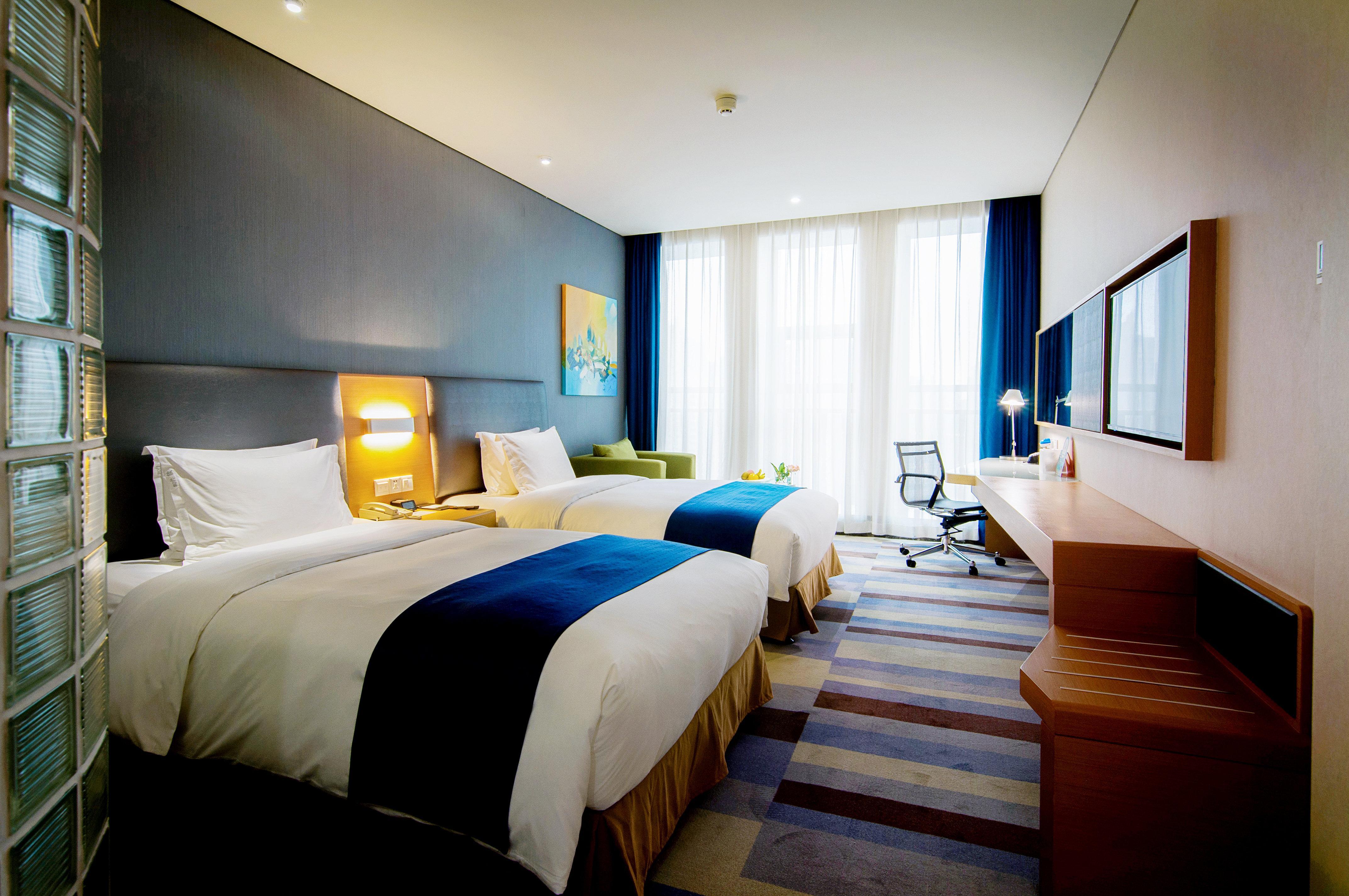 Holiday Inn Express Leshan City Square By Ihg High Speed Rail And Leshan Giant Buddha Екстериор снимка
