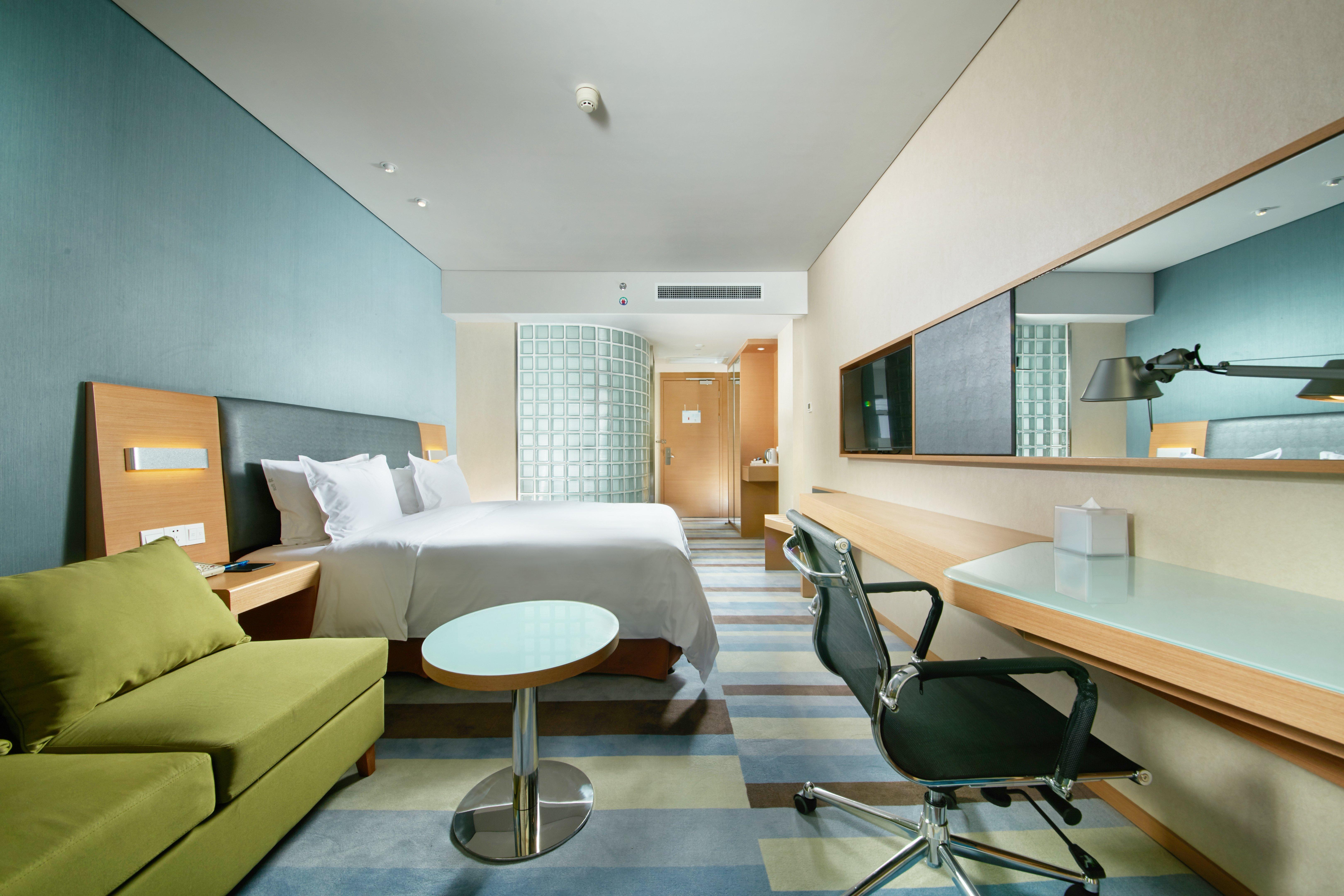 Holiday Inn Express Leshan City Square By Ihg High Speed Rail And Leshan Giant Buddha Екстериор снимка