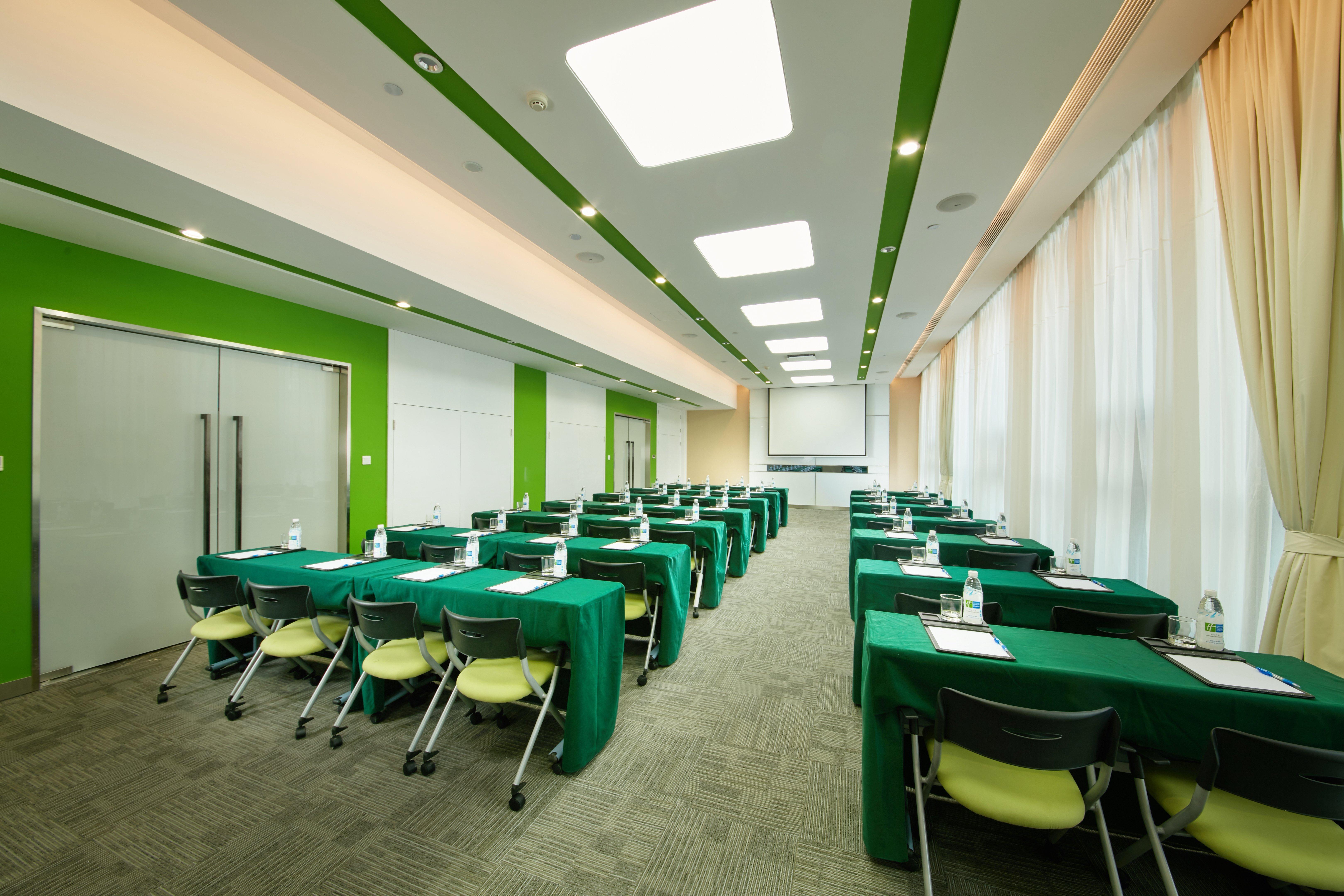 Holiday Inn Express Leshan City Square By Ihg High Speed Rail And Leshan Giant Buddha Екстериор снимка
