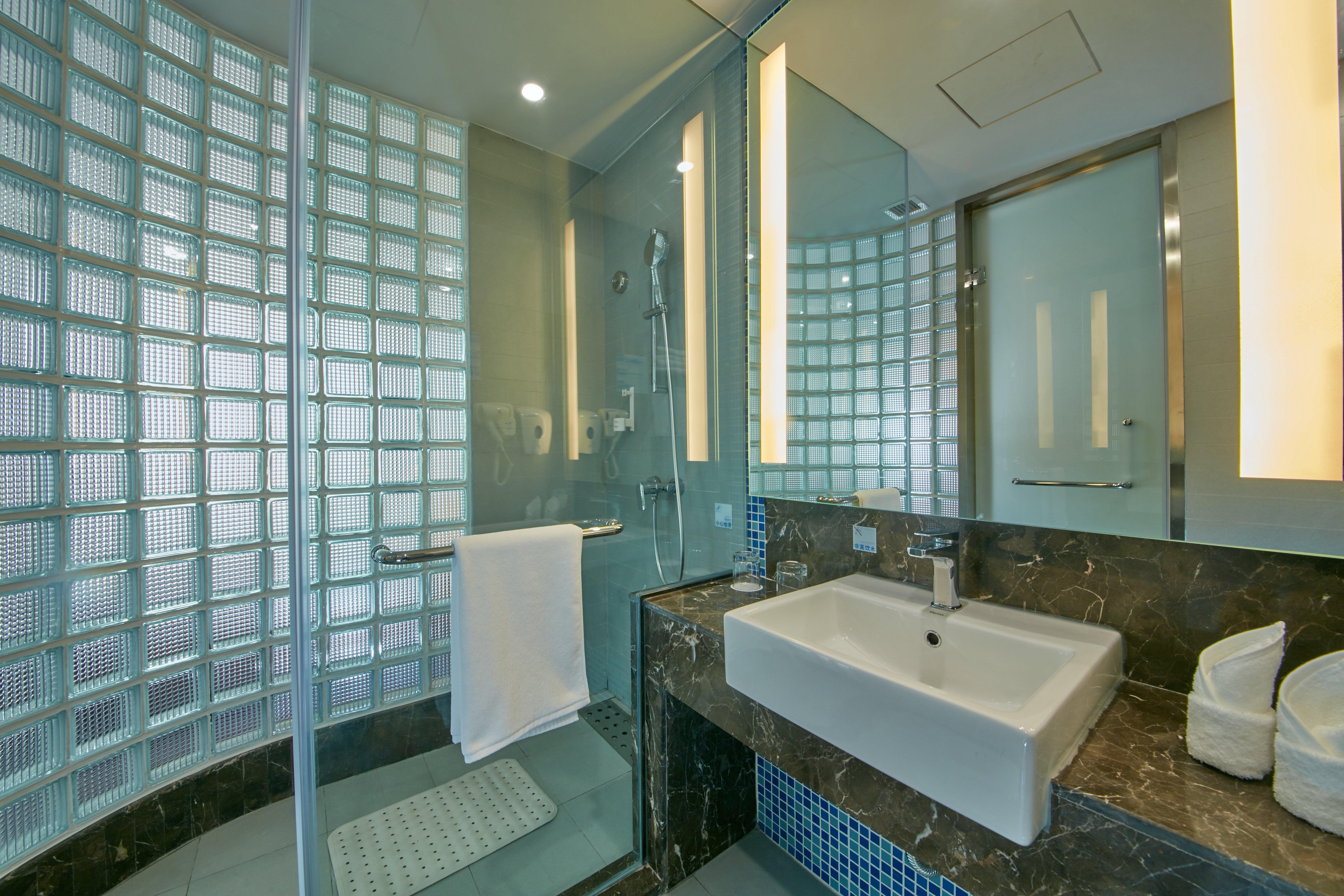 Holiday Inn Express Leshan City Square By Ihg High Speed Rail And Leshan Giant Buddha Екстериор снимка