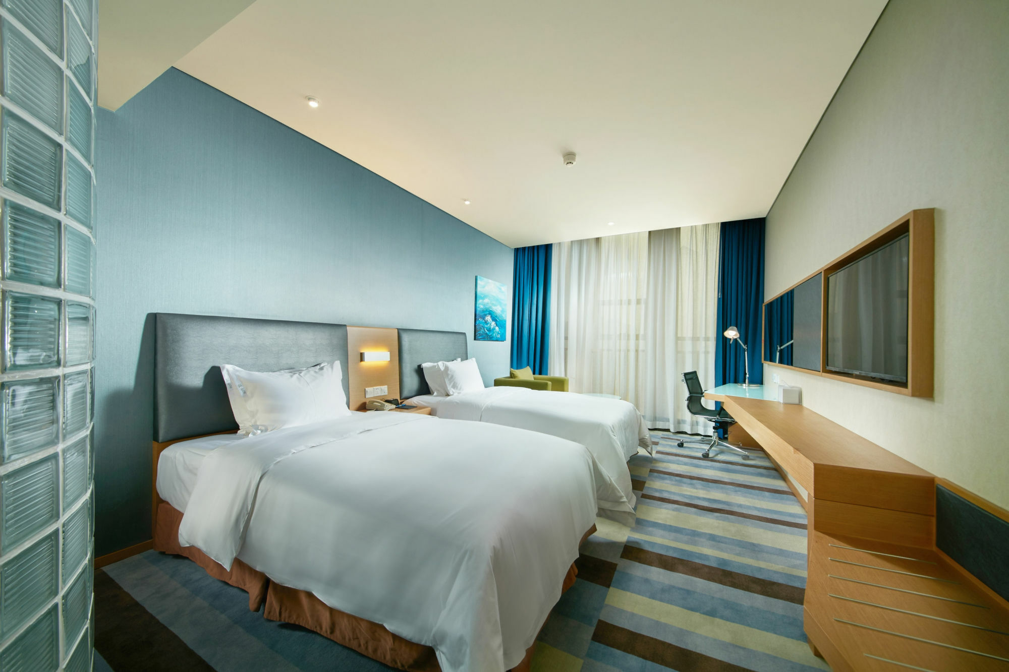 Holiday Inn Express Leshan City Square By Ihg High Speed Rail And Leshan Giant Buddha Екстериор снимка
